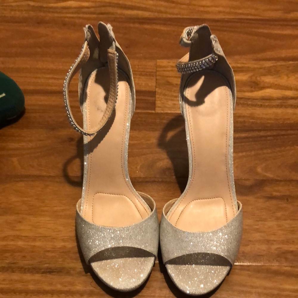 Dress shoe